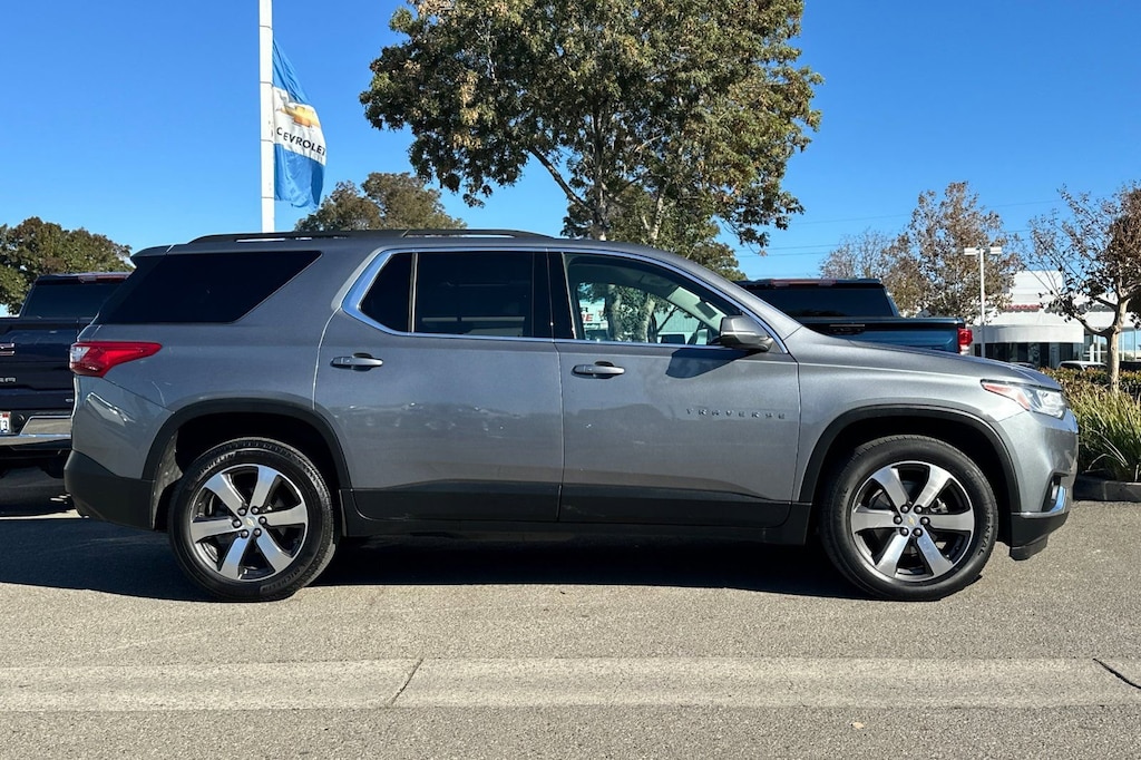 Used 2021 Chevrolet Traverse LT Leather SUV