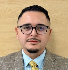 Staff member Mike Nieve from 0bfb30c7759b