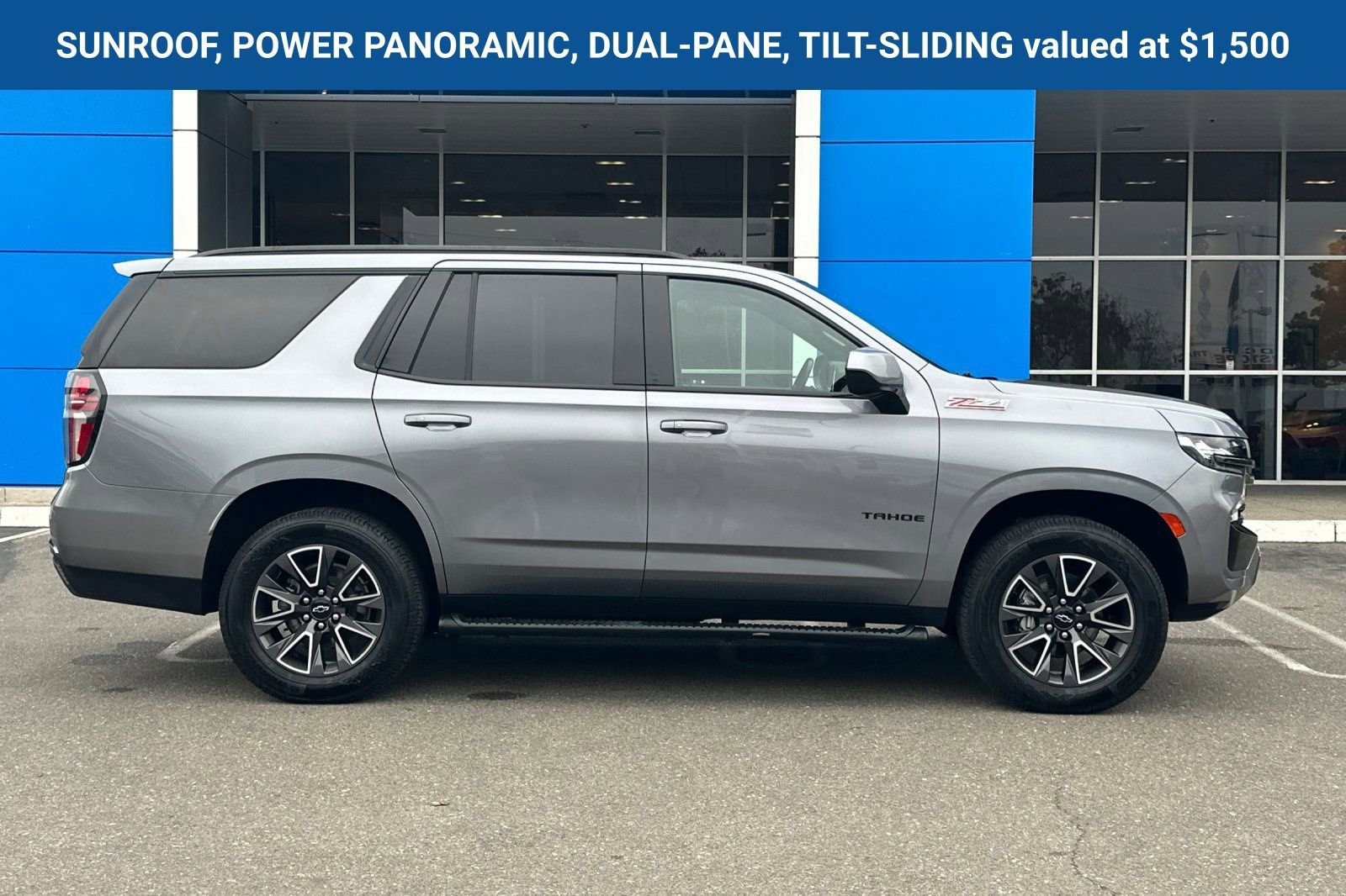 2021 Chevrolet Tahoe Z71 photo 2