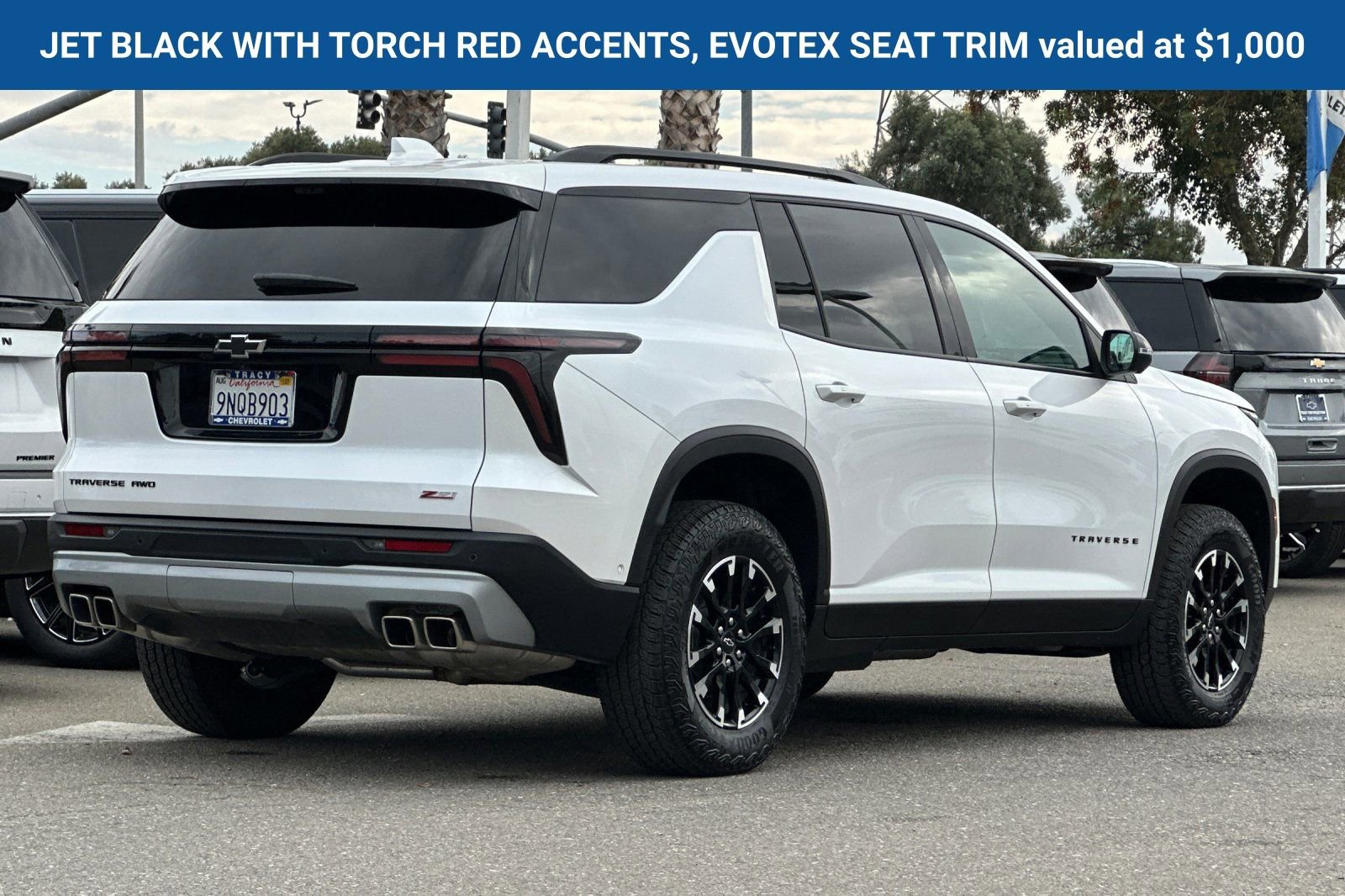 2024 Chevrolet Traverse Z71 photo 3