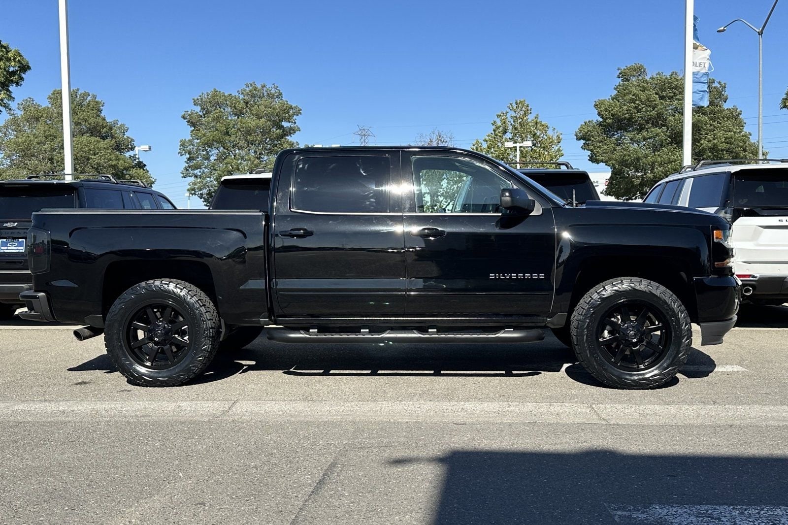 Used 2017 Chevrolet Silverado 1500 LT with VIN 3GCPCREC2HG313247 for sale in Tracy, CA