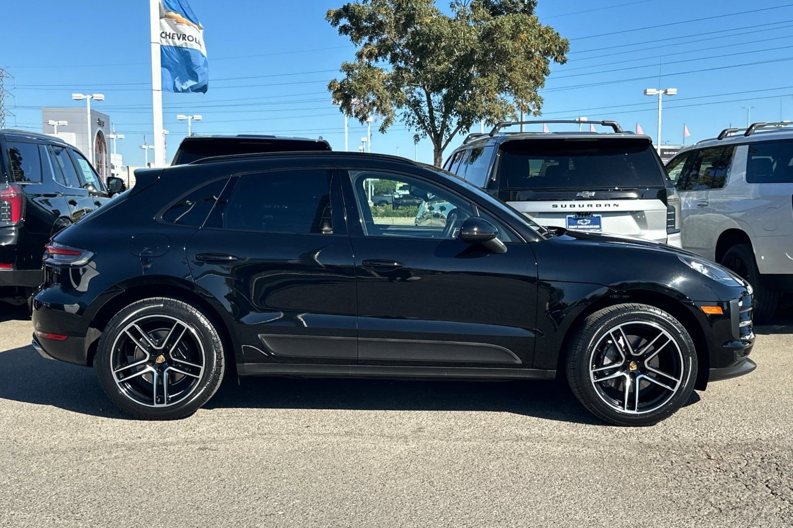 2021 Porsche Macan Base photo 2
