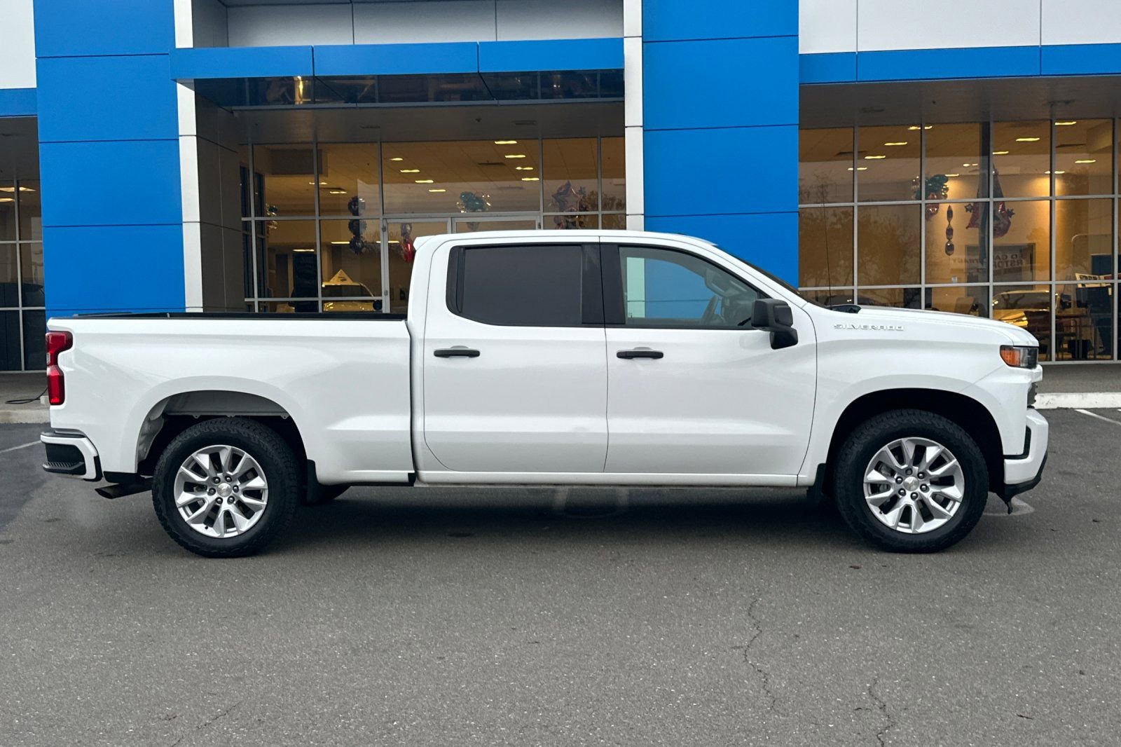 2022 Chevrolet Silverado 1500 Custom photo 3