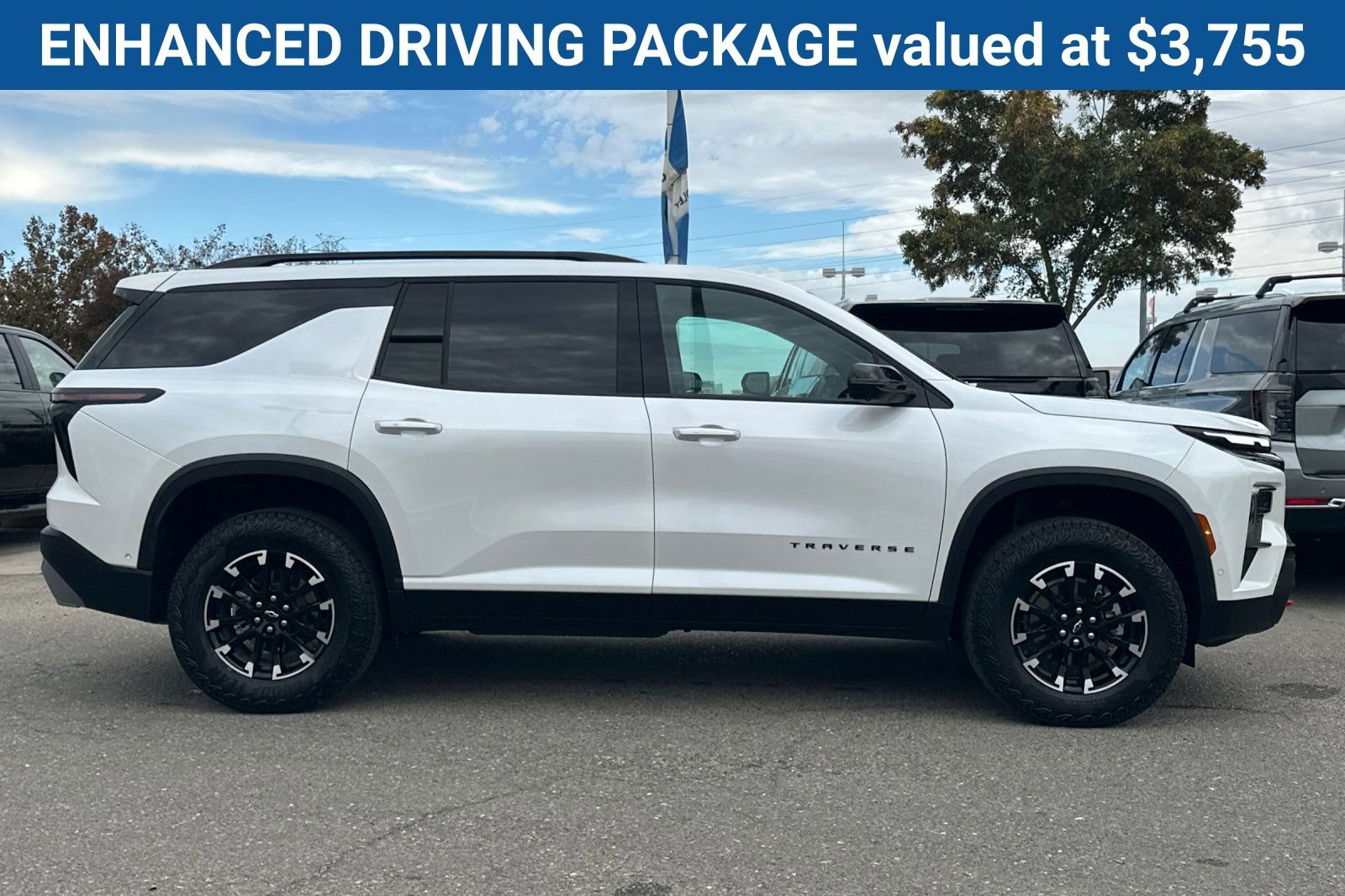 2024 Chevrolet Traverse Z71 photo 2