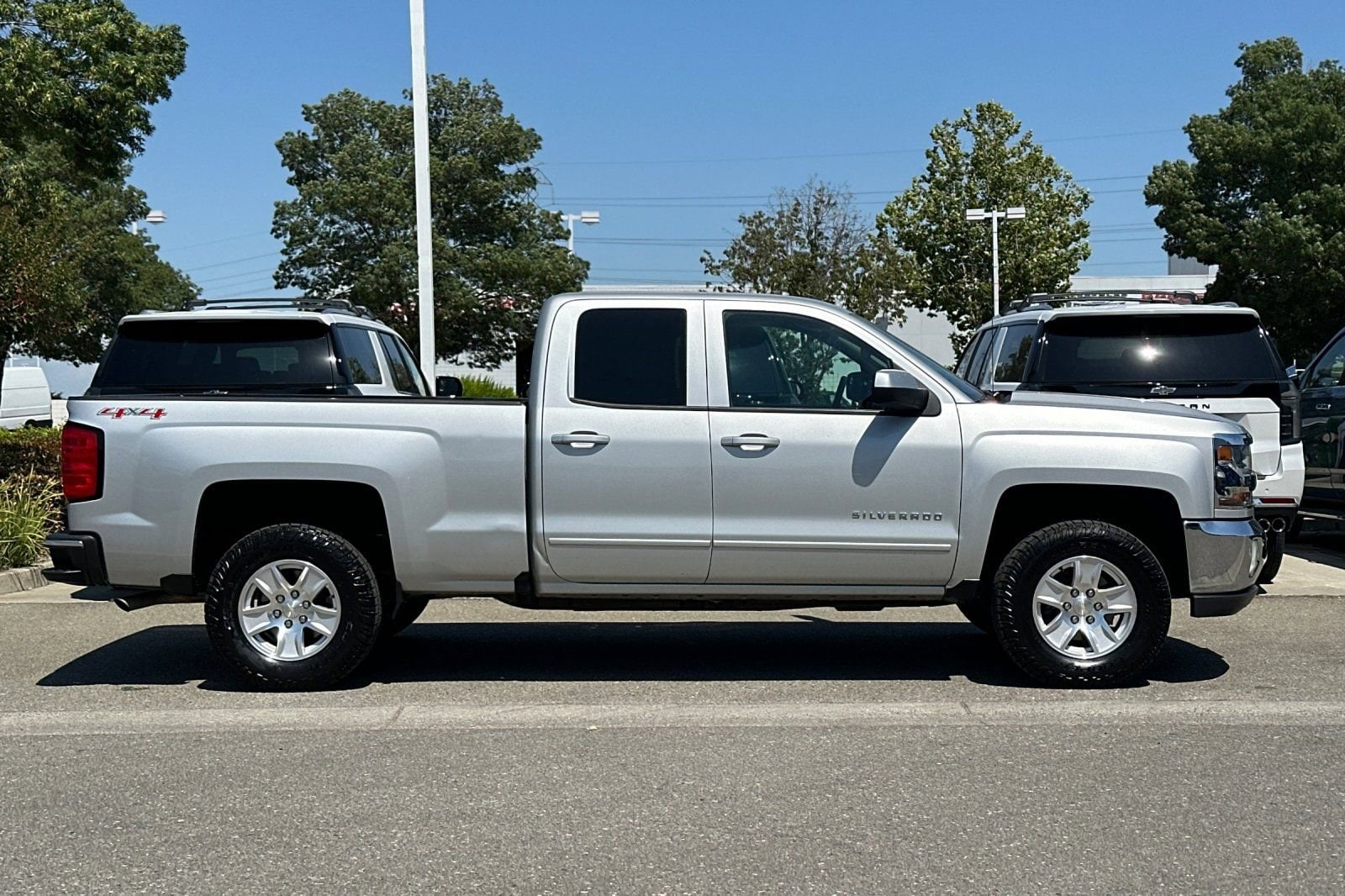 Used 2017 Chevrolet Silverado 1500 LT with VIN 1GCVKREC3HZ267602 for sale in Tracy, CA