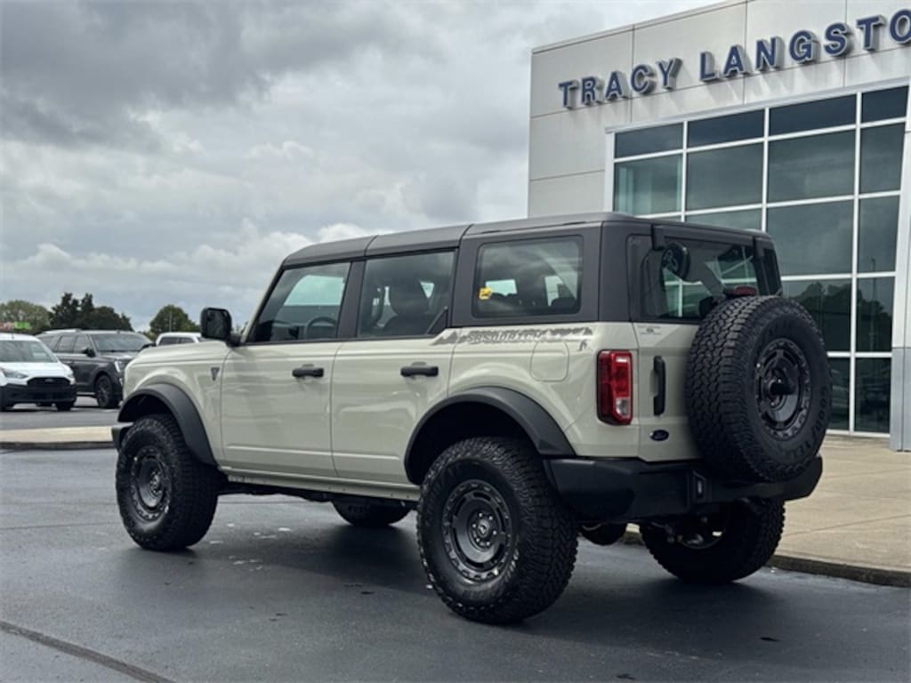 New 2025 Ford Bronco Base SUV