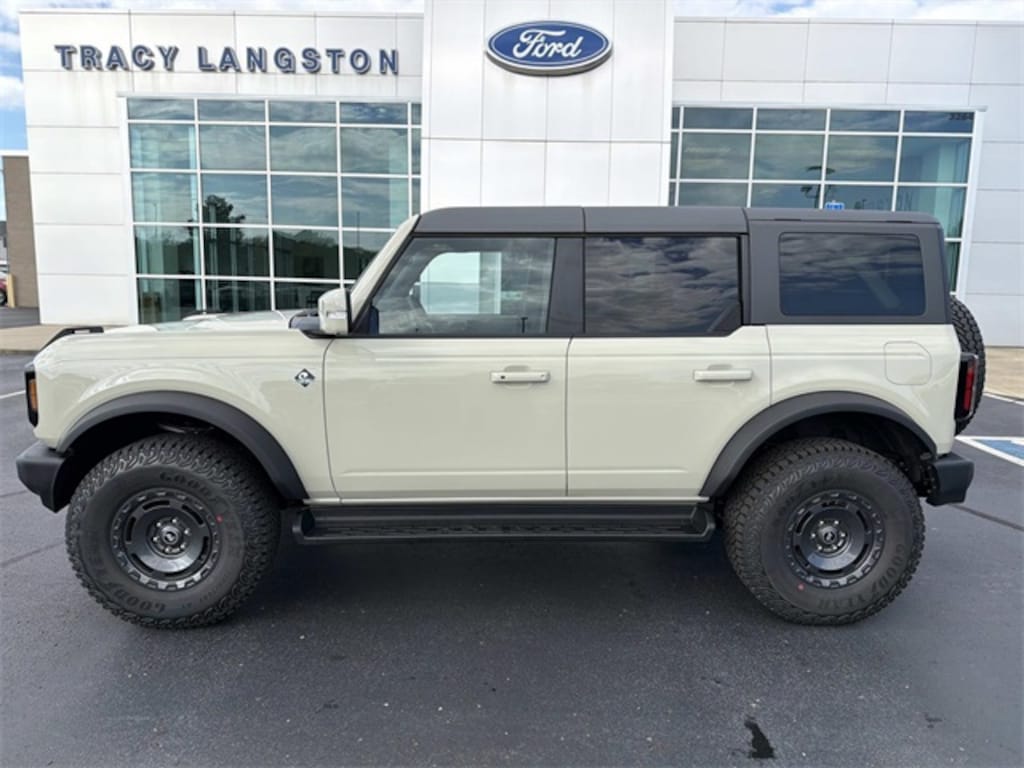 New 2025 Ford Bronco Outer Banks SUV