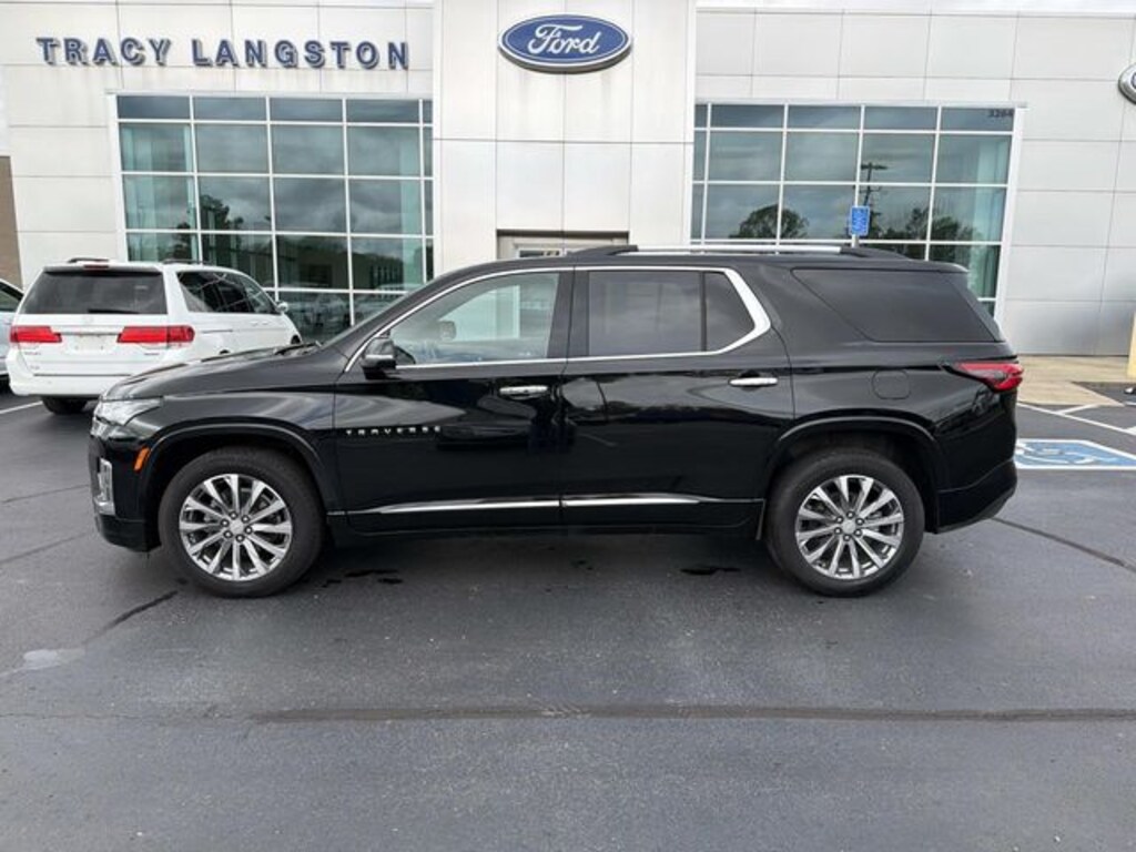 Used 2023 Chevrolet Traverse Premier SUV