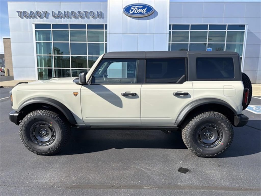 New 2025 Ford Bronco Badlands SUV