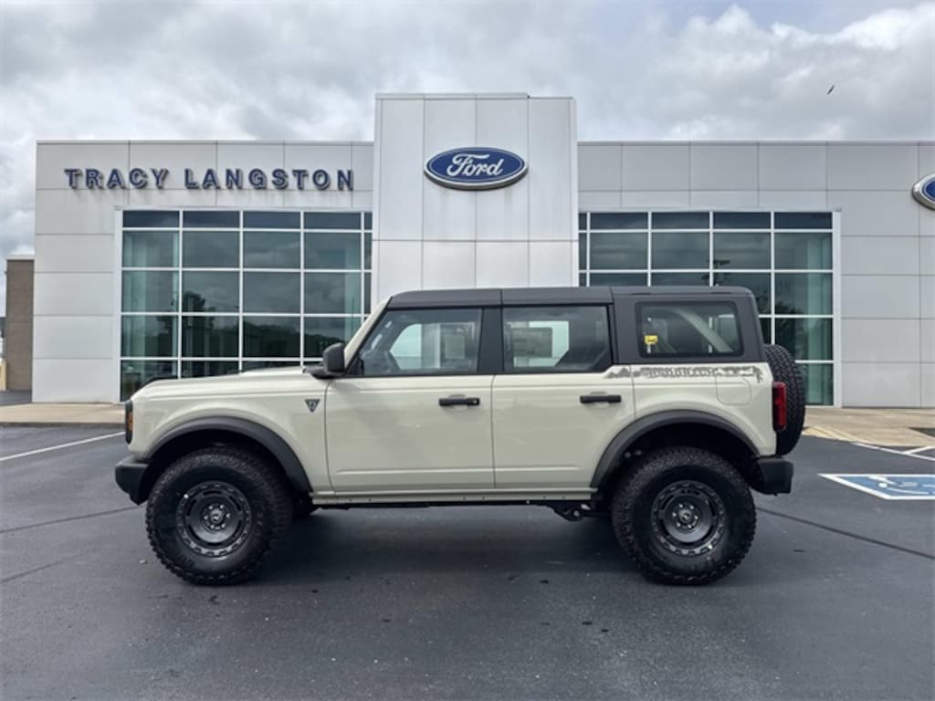 New 2025 Ford Bronco Base SUV