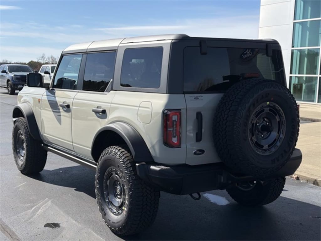 New 2025 Ford Bronco Badlands SUV
