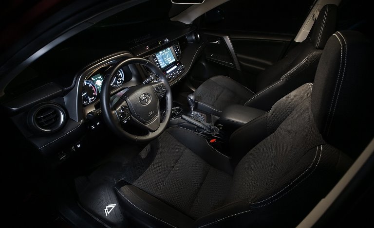 768 × 469