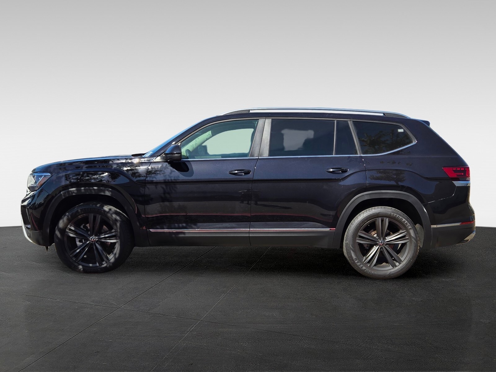 2023 Volkswagen Atlas SEL photo 4