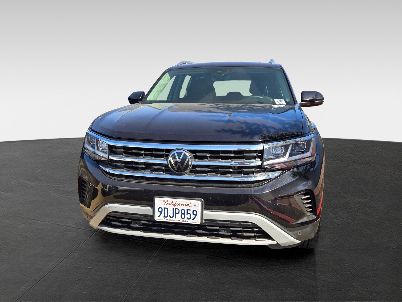 2023 Volkswagen Atlas SEL photo 2