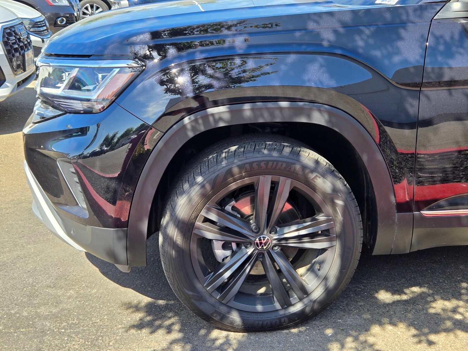 2023 Volkswagen Atlas SEL photo 3