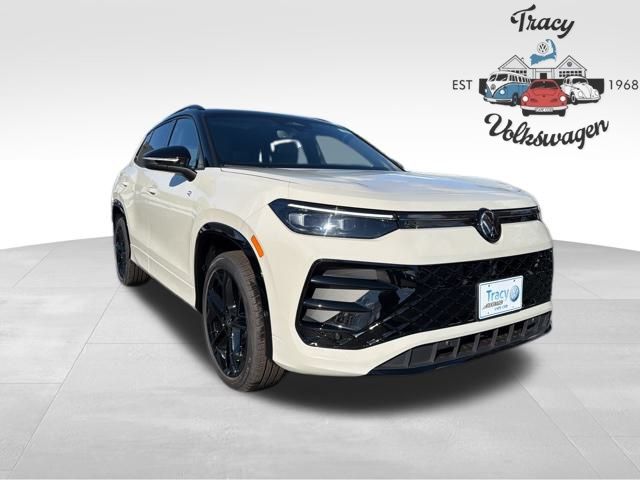 2026 Volkswagen Tiguan SE R-LINE BLACK's photo