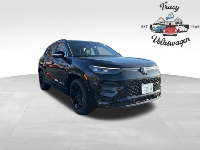 2025 Volkswagen Tiguan SE R-LINE BLACK's photo