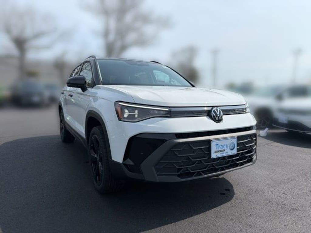 New 2026 Volkswagen Taos 1.5T SE Black SUV