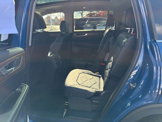 2026 Volkswagen Atlas SE w/Tech - Photo 19