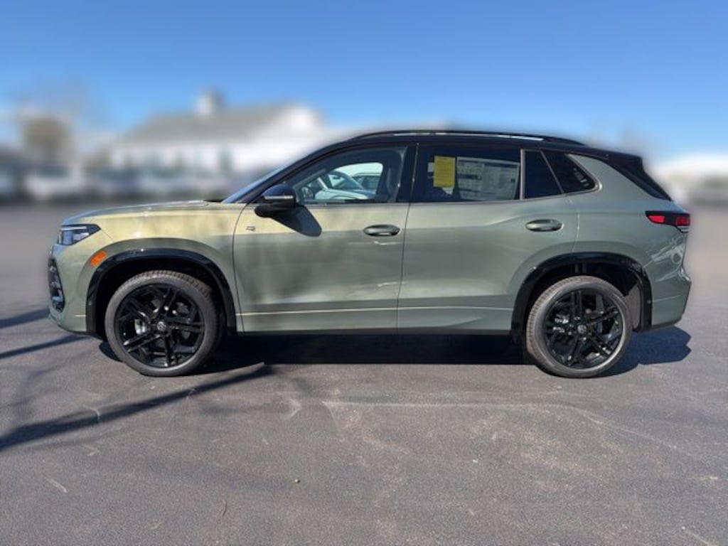 New 2026 Volkswagen Tiguan 2.0T SE R-Line Black SUV