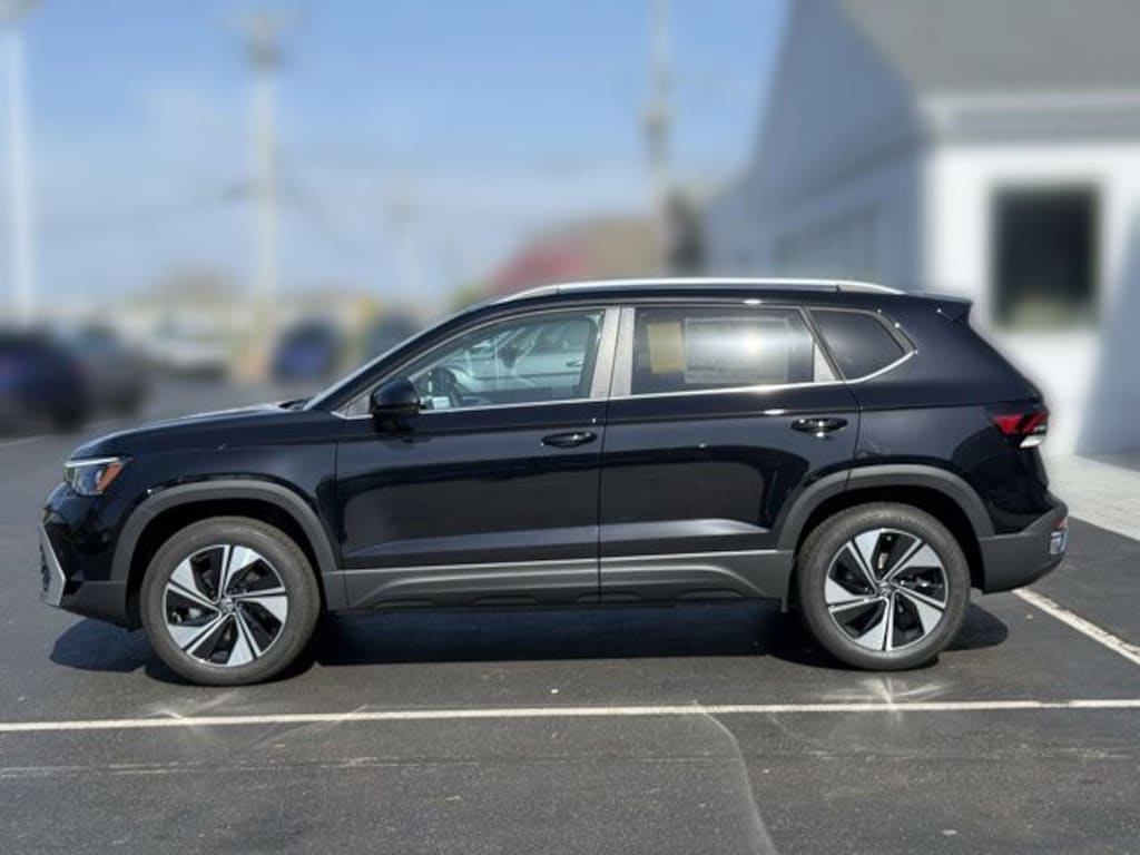 New 2026 Volkswagen Taos 1.5T SE SUV