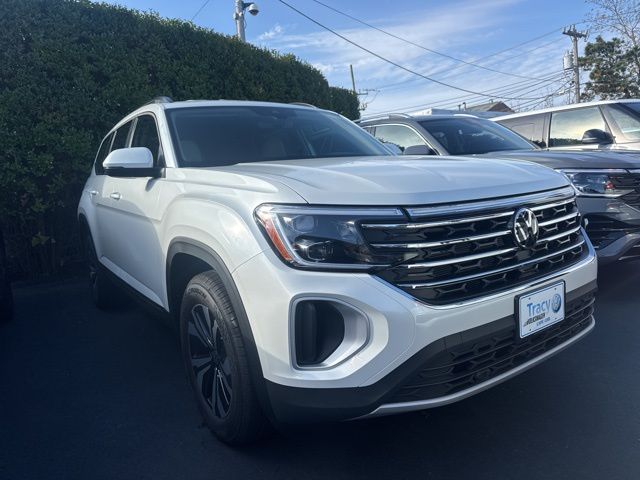 2026 Volkswagen Atlas SE's photo
