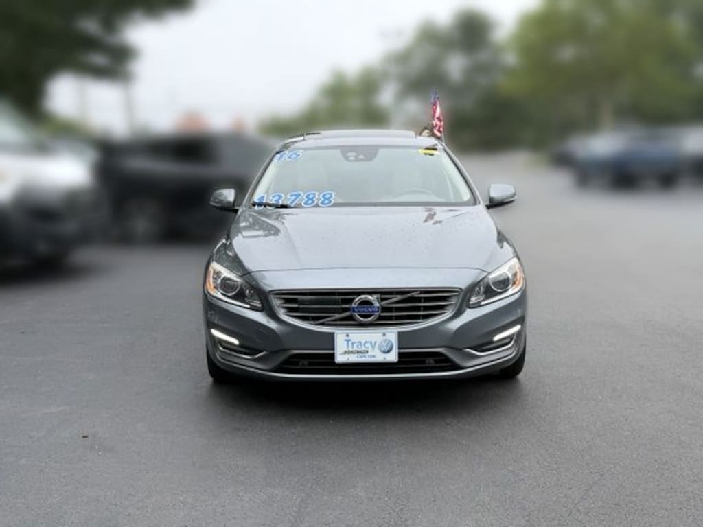 Used 2016 Volvo S60 Inscription T5 Platinum Sedan