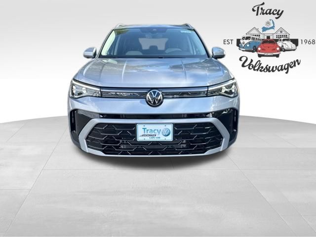 2025 Volkswagen Taos SEL photo 2