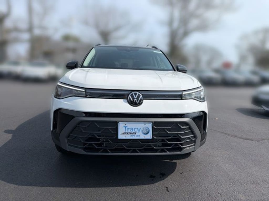 New 2026 Volkswagen Taos 1.5T SE Black SUV
