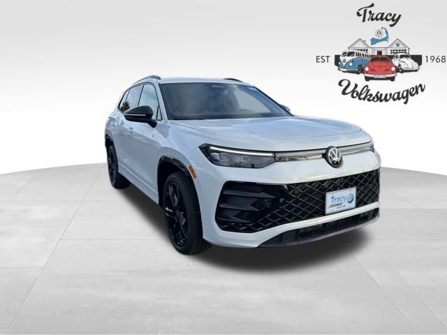 2026 Volkswagen Tiguan SE R-LINE BLACK's photo