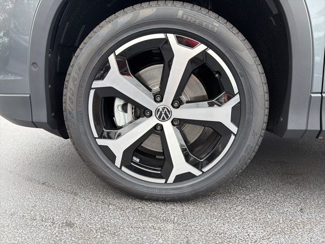 2026 Volkswagen Tiguan SE - Photo 9