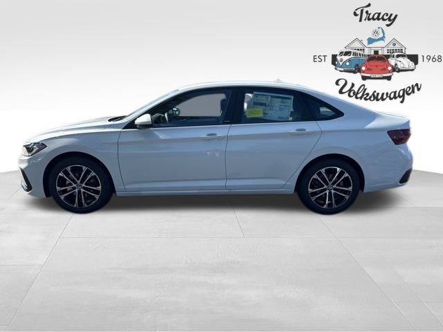 2026 Volkswagen Jetta Sport photo 4