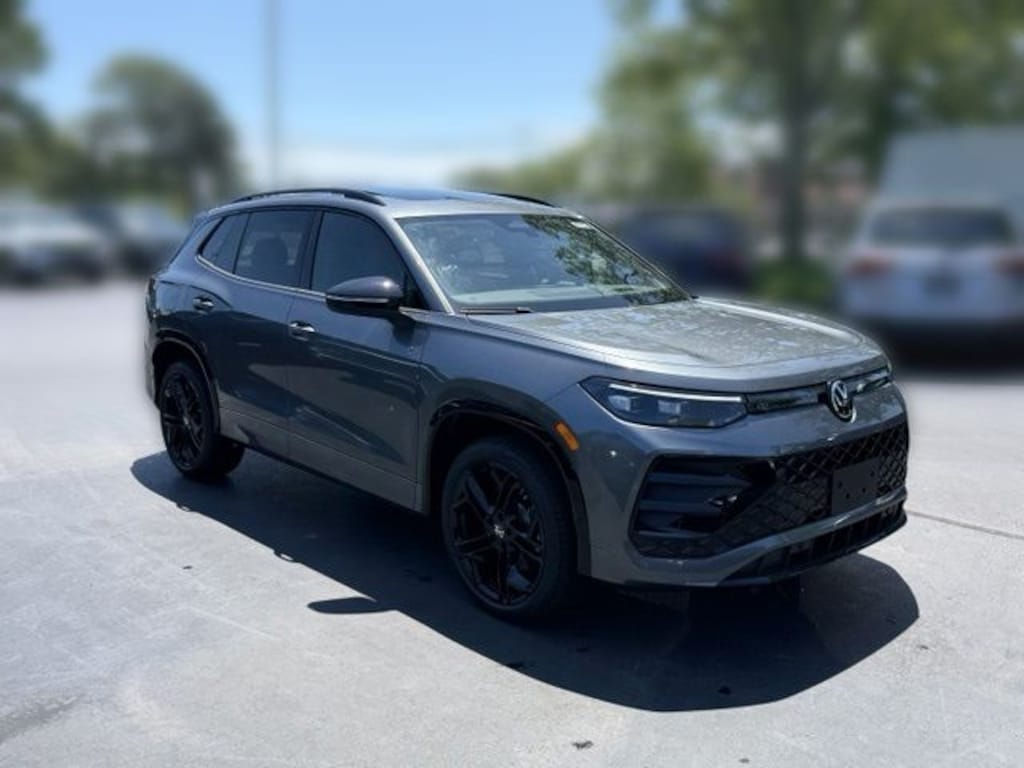 New 2026 Volkswagen Tiguan 2.0T SE R-Line Black SUV