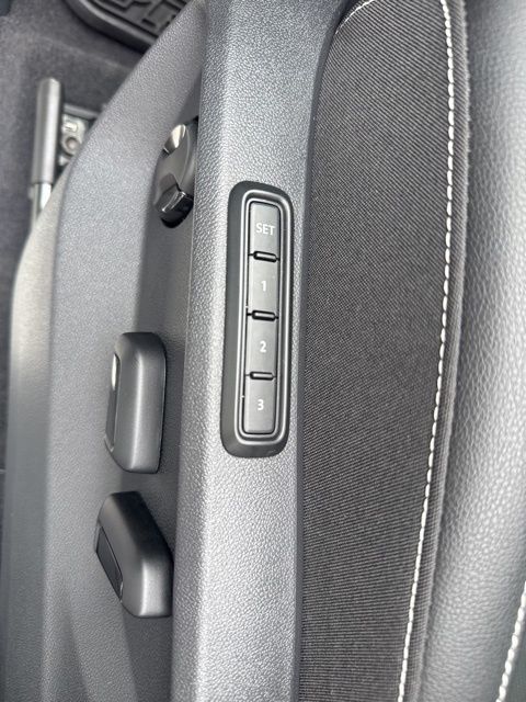 2026 Volkswagen Atlas Cross Sport SEL R-LINE - Photo 19
