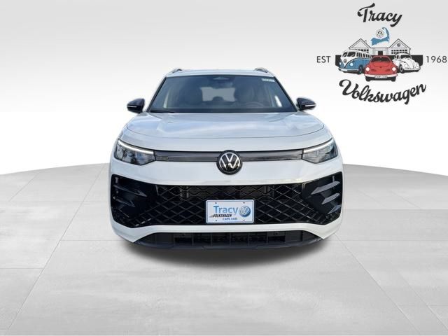 2026 Volkswagen Tiguan SE R-Line Black photo 2