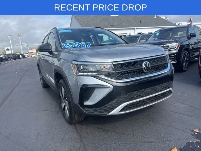 2024 Volkswagen Taos S's photo