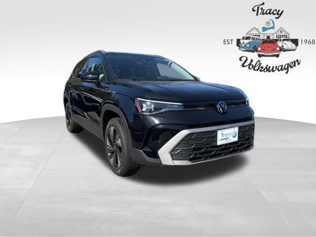 2025 Volkswagen Taos SE's photo