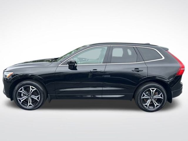2022 Volvo XC60 B5 Momentum photo 4
