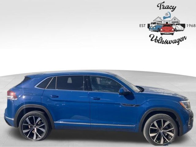 2025 Volkswagen Atlas Cross Sport SEL Premium R-Line photo 2