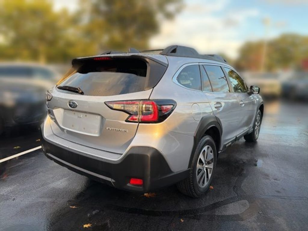 Used 2023 Subaru Outback Premium SUV