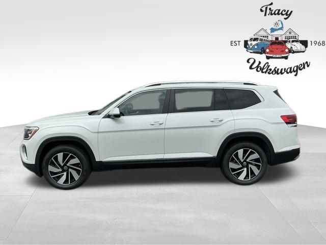 2025 Volkswagen Atlas SEL photo 4