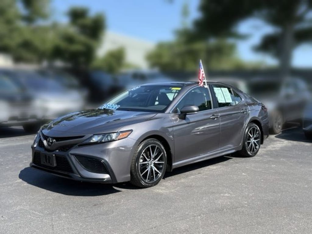 Used 2023 Toyota Camry SE Sedan