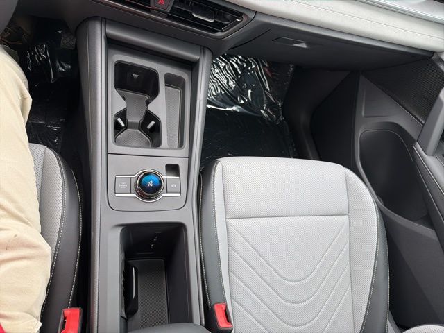 2026 Volkswagen Tiguan SE - Photo 12