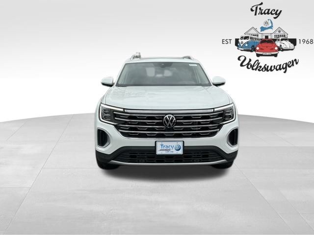 2025 Volkswagen Atlas SEL photo 2
