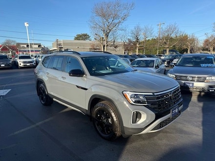 2025 Volkswagen Atlas 2.0T Peak Edition SUV