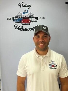 Staff member Jorge Rojas from abfd5c699df5