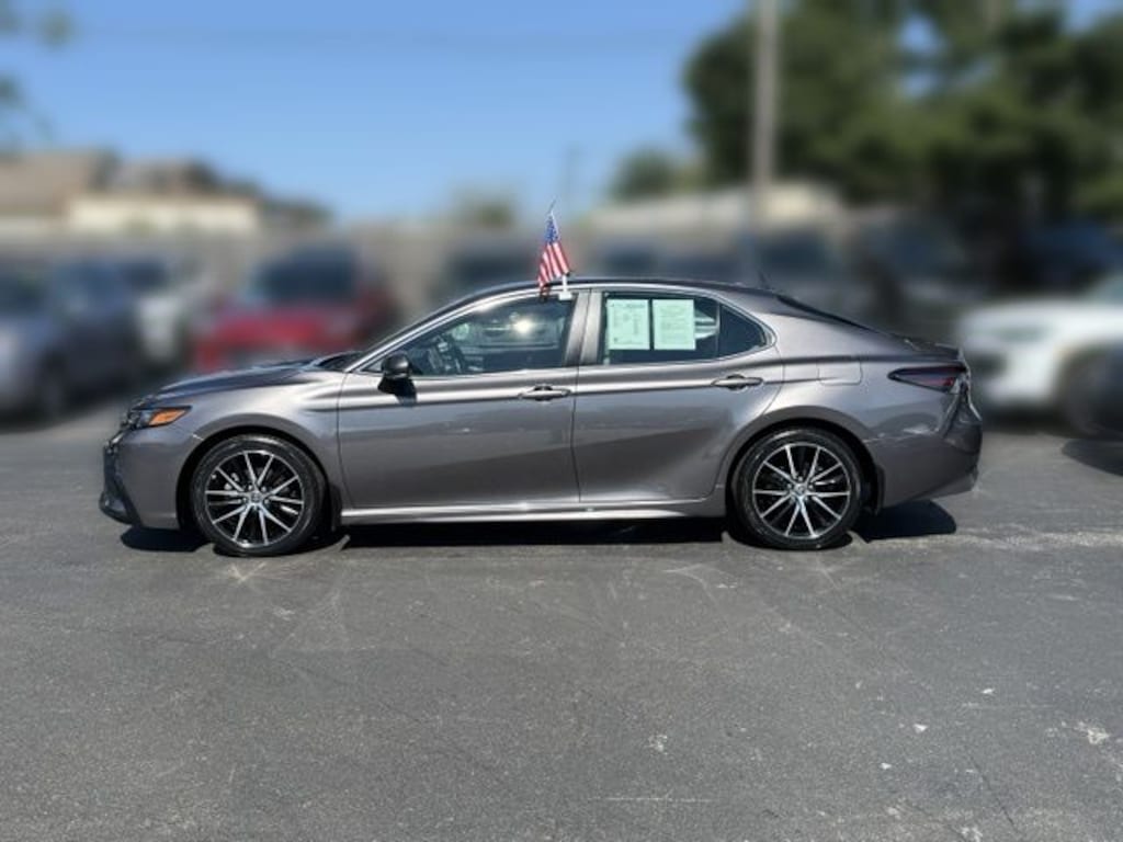 Used 2023 Toyota Camry SE Sedan