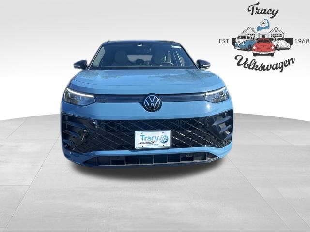 2025 Volkswagen Tiguan SE R-Line Black photo 2