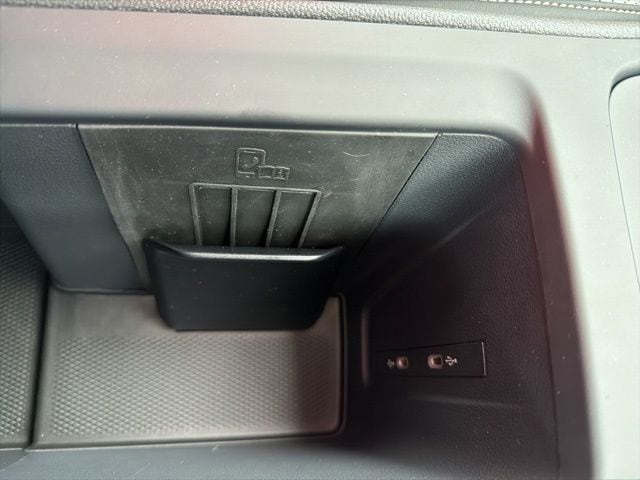 2026 Volkswagen Tiguan SE - Photo 13