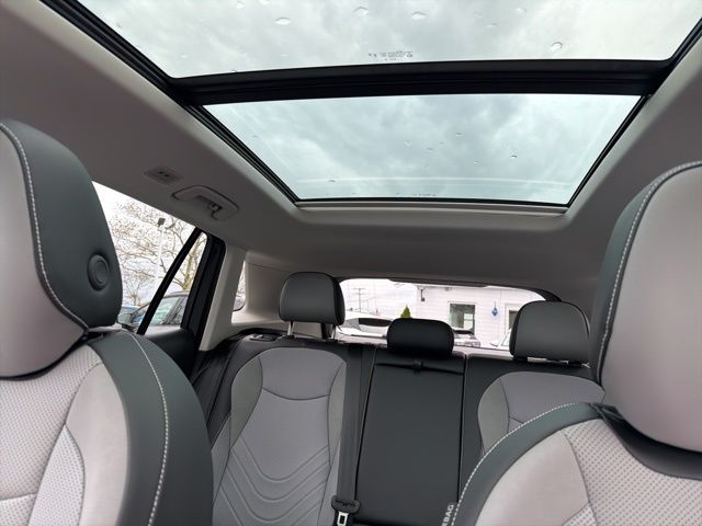 2026 Volkswagen Tiguan SE - Photo 17